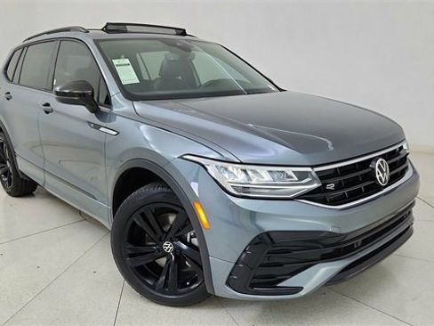Used 2023 Volkswagen Tiguan SE R-Line image 1