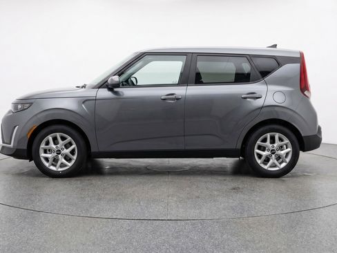 Used 2025 Kia Soul LX w/ LX Technology Package FWD image 5