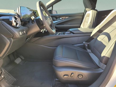 New 2026 Chevrolet Blazer EV LT image 6