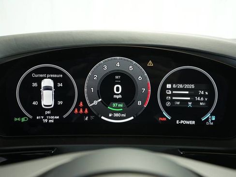 New 2025 Porsche Cayenne E-Hybrid AWD/4WD image 14