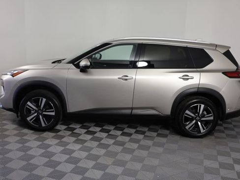 Used 2025 Nissan Rogue SL w/ SL Premium Package AWD/4WD image 4