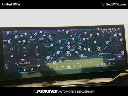 Used 2025 BMW 530i w/ Premium Package image 10