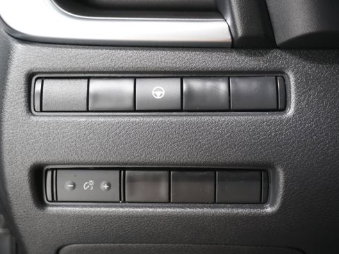 Used 2023 Nissan Rogue SV FWD image 21