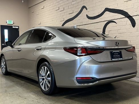 Used 2021 Lexus ES 250 image 7