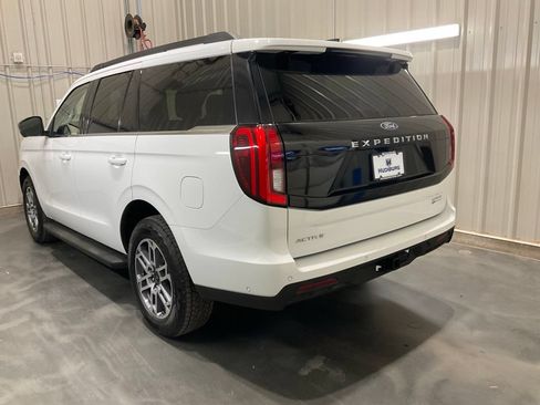 Used 2025 Ford Expedition Active AWD/4WD image 22