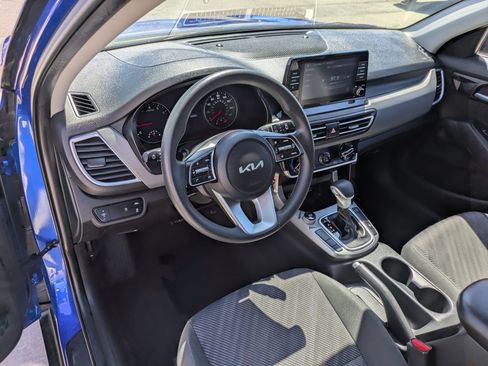 Used 2023 Kia Seltos LX AWD/4WD image 17