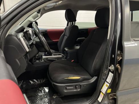 Used 2020 Toyota Tacoma SR5 image 4