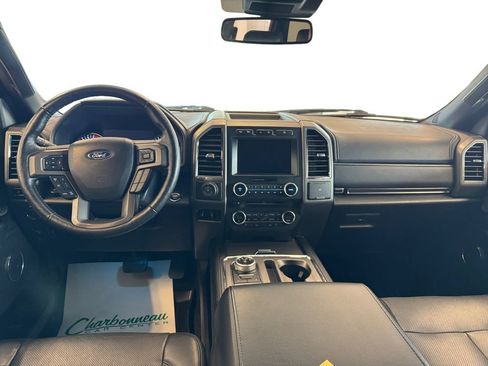 Used 2018 Ford Expedition Max XLT w/ Equipment Group 202A AWD/4WD image 12
