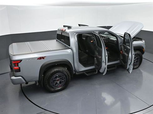 Used 2025 Nissan Frontier PRO-4X image 53