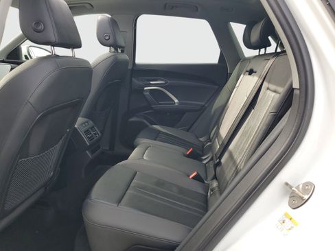 Used 2025 Audi Q5 Premium w/ Convenience Package image 15