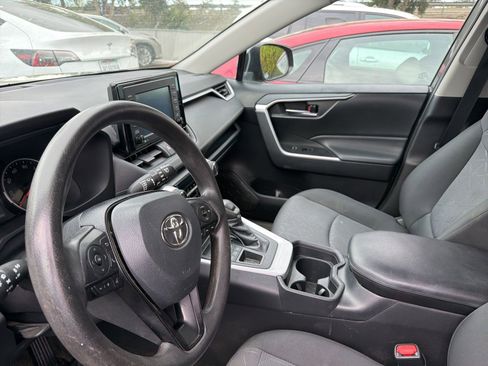 Used 2021 Toyota RAV4 XLE image 5