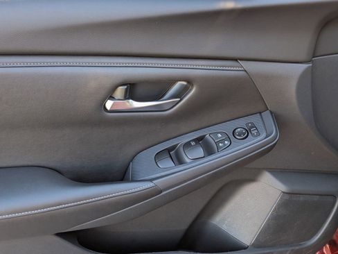 Used 2024 Nissan Sentra SV image 14