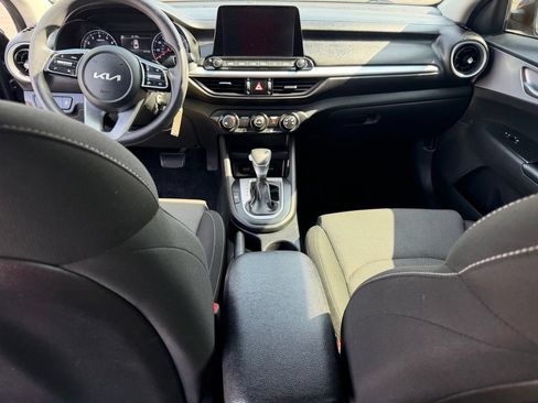 Used 2022 Kia Forte LXS FWD image 17