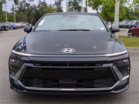 New 2025 Hyundai Sonata Limited image 9