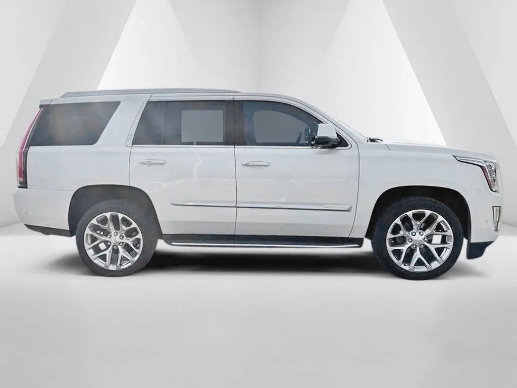 Used 2018 Cadillac Escalade Luxury AWD/4WD image 8