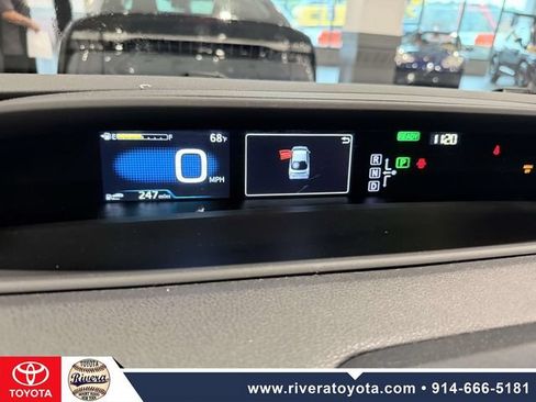 Used 2016 Toyota Prius Three FWD image 15