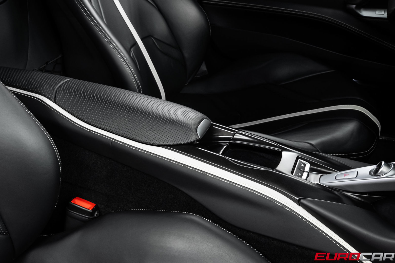 Used 2020 Ferrari 812 Superfast RWD image 36