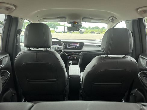 Used 2025 Buick Encore GX Preferred AWD/4WD image 5