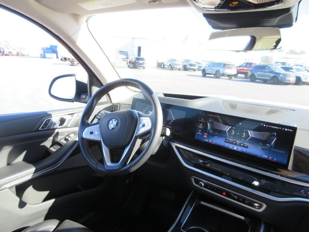 Used 2024 BMW X7 xDrive40i w/ Premium Package AWD/4WD image 26