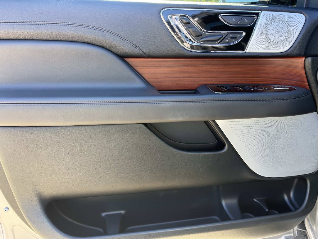 Used 2024 Lincoln Navigator Reserve AWD/4WD image 31