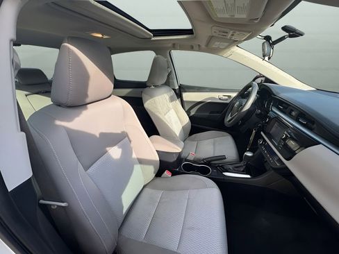 Used 2016 Toyota Corolla LE image 16