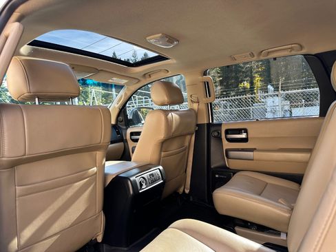Used 2014 Toyota Sequoia Limited image 10