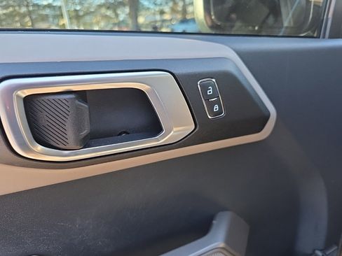 Used 2021 Ford Bronco Wildtrak image 11