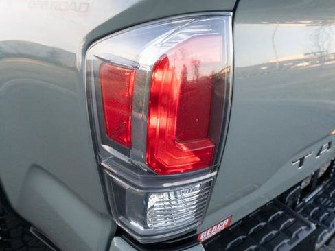 Used 2023 Toyota Tacoma TRD Off-Road image 40