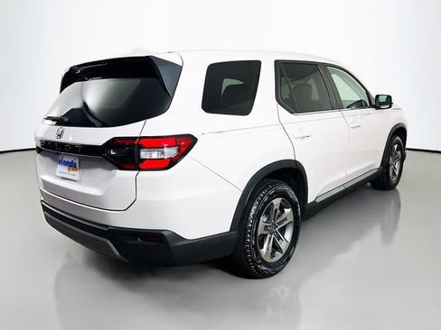Used 2025 Honda Pilot EX-L image 9