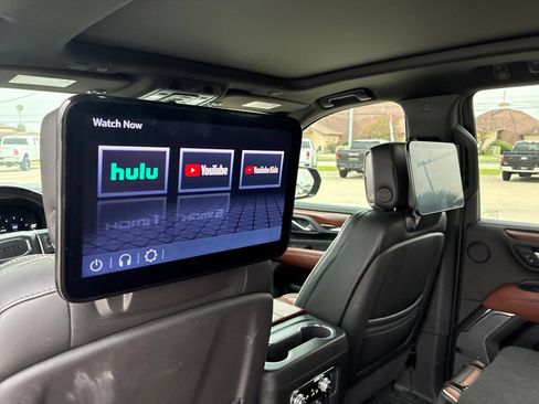 Used 2023 GMC Yukon Denali Ultimate AWD/4WD image 12
