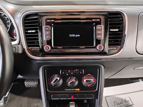 Used 2013 Volkswagen Beetle 2.5 image 26