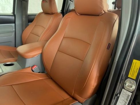 Used 2009 Toyota Tacoma PreRunner RWD image 2