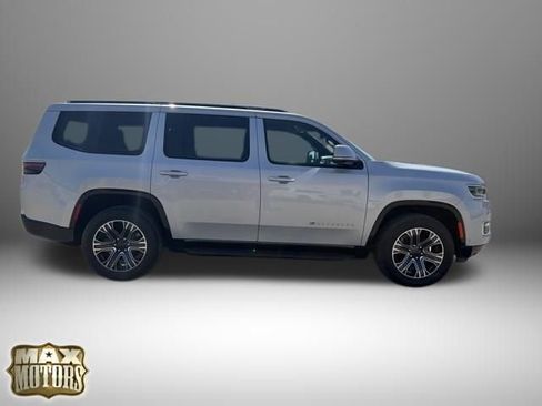 Used 2022 Jeep Wagoneer Series III w/ Flexible Seating Group image 5