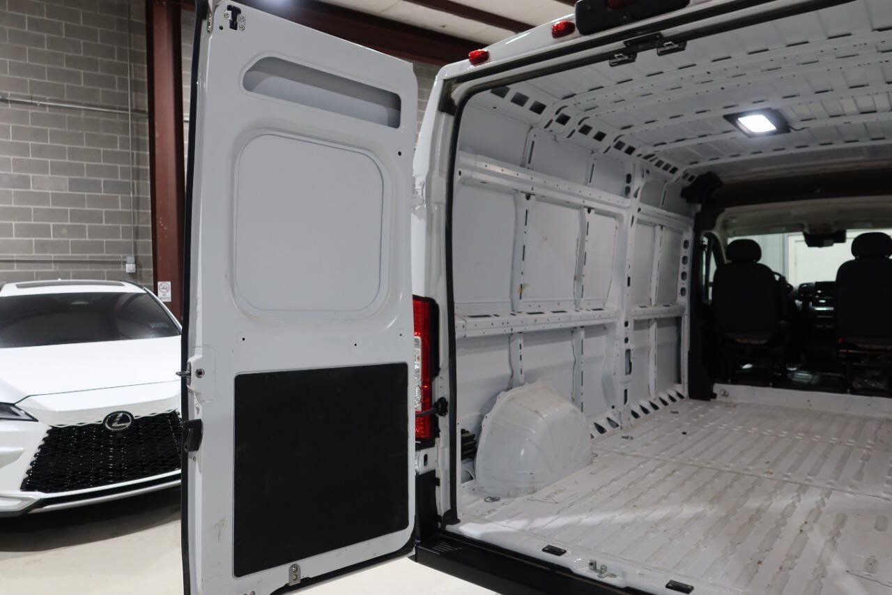 Used 2024 RAM ProMaster 2500 w/ Safety Group FWD image 17