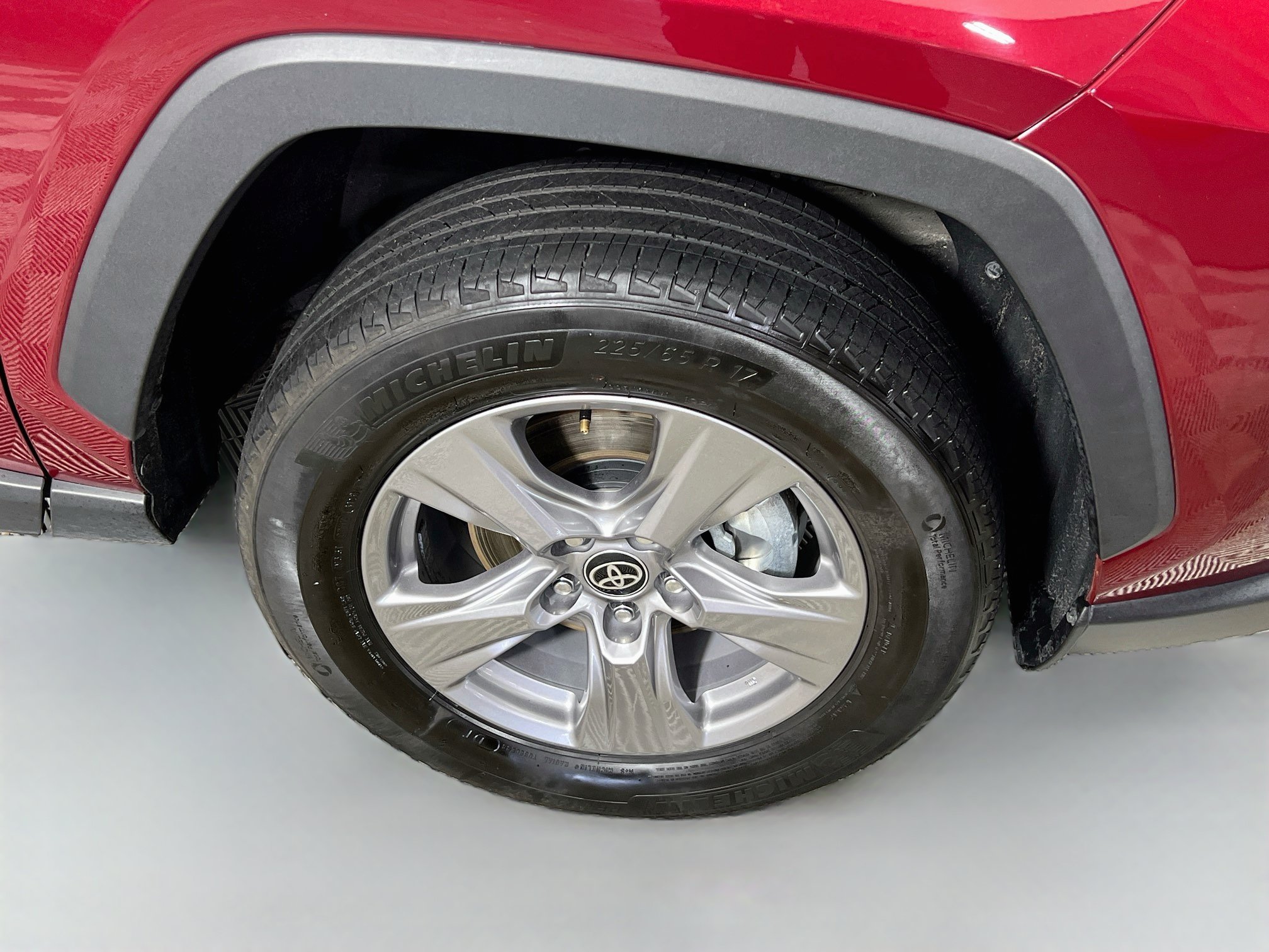 Used 2025 Toyota RAV4 XLE FWD image 14