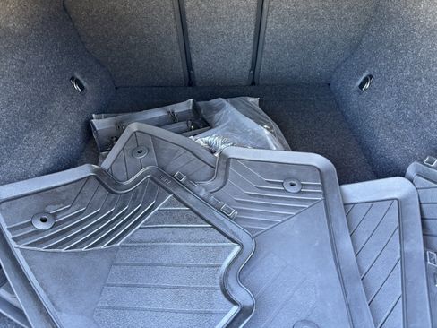 Used 2025 BMW 530i xDrive w/ Premium Package AWD/4WD image 34