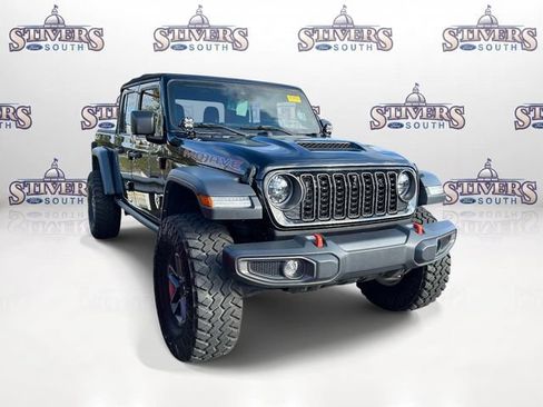 Used 2024 Jeep Gladiator Mojave w/ Technology Group AWD/4WD image 1