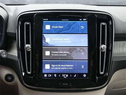 Used 2023 Volvo XC40 B5 Plus w/ Protection Package Premier image 12