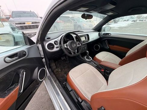 Used 2015 Volkswagen Beetle 1.8T Classic image 9