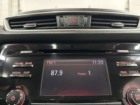 Used 2016 Nissan Rogue SV AWD/4WD image 28