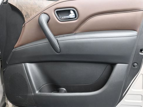 Used 2023 INFINITI QX80 Premium Select w/ All-Season Package image 36