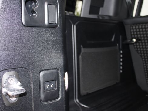 Used 2024 Land Rover Defender 110 S image 58