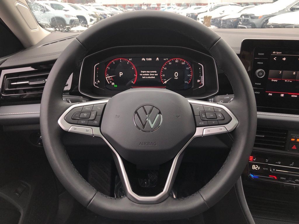 Used 2026 Volkswagen Jetta SEL FWD image 13