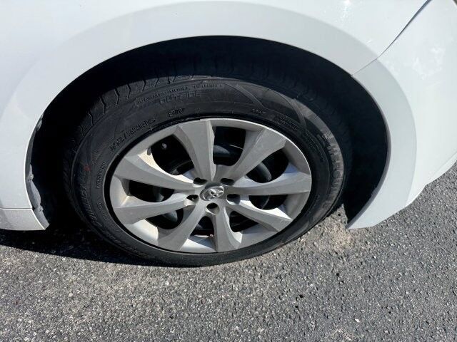 Used 2024 Toyota Corolla LE FWD image 10