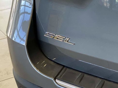 Used 2023 Ford Explorer Limited image 11