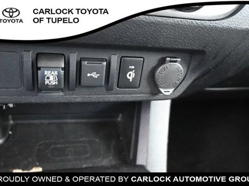 Used 2022 Toyota Tacoma TRD Sport AWD/4WD image 15