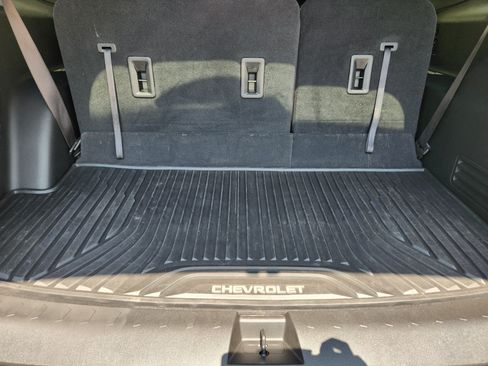 Used 2023 Chevrolet Traverse LT FWD image 25