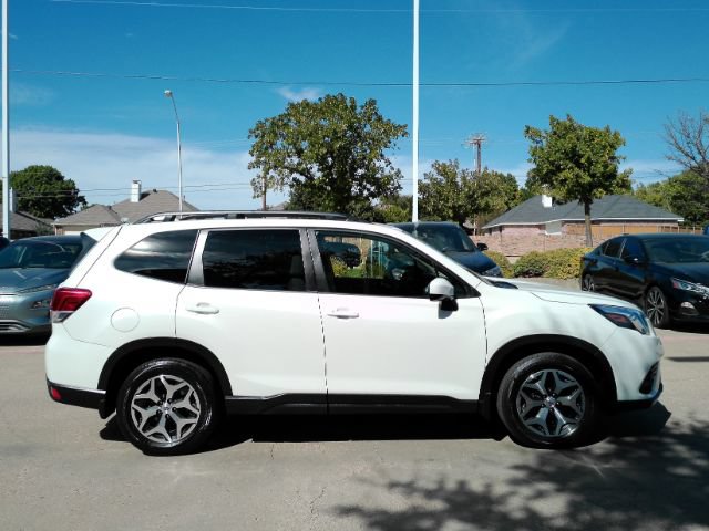 Used 2023 Subaru Forester Premium w/ Popular Package #2 AWD/4WD image 5