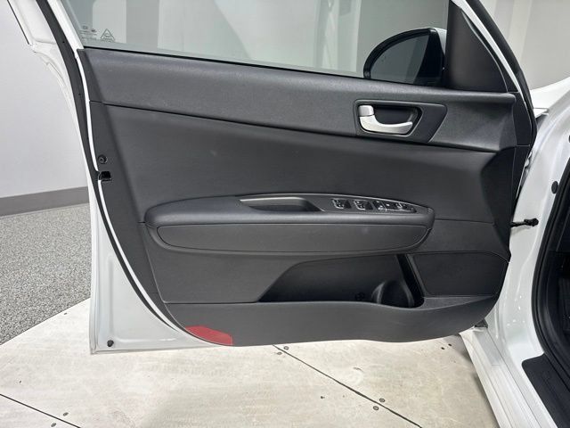 Used 2018 Kia Optima S w/ Panoramic Sunroof Package FWD image 10