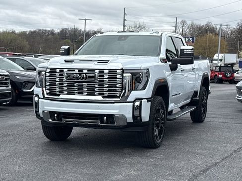 New 2026 GMC Sierra 2500 Denali w/ Denali Reserve Package AWD/4WD image 12